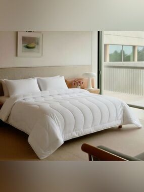 Buffy Breeze Comforter, White - King